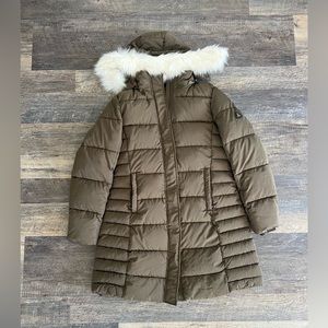 Green puffer coat